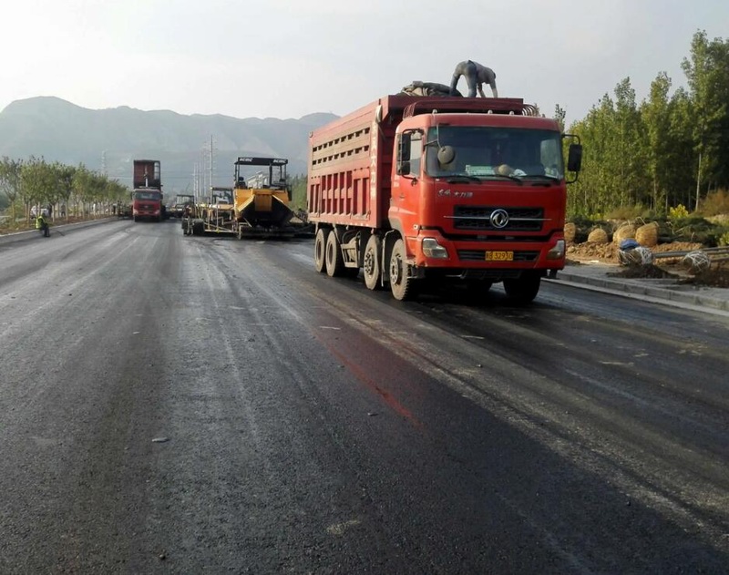 工业园区道路沥青路面施工